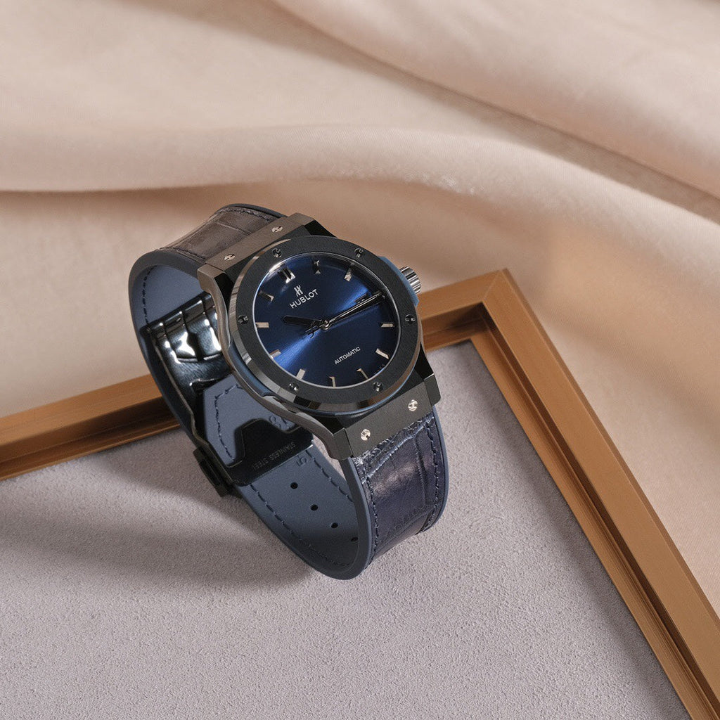 Reloj de 42 mm con esfera azul efecto rayos de sol
