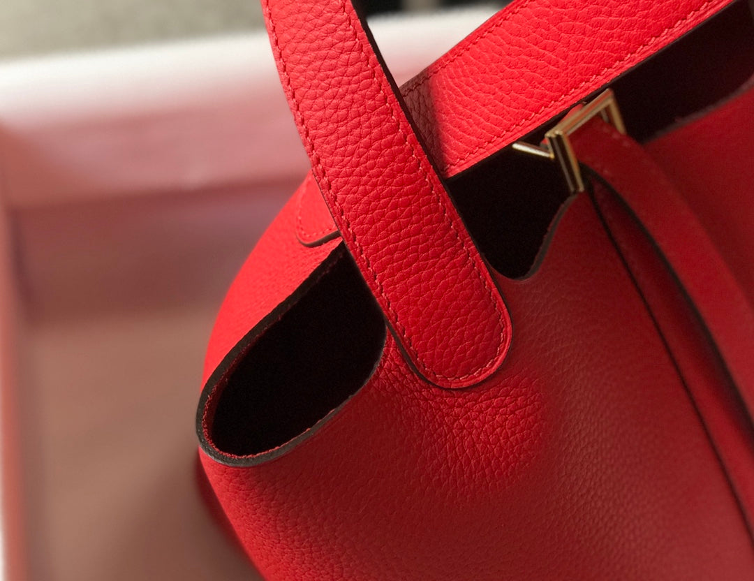Bolsa tipo cubo roja
