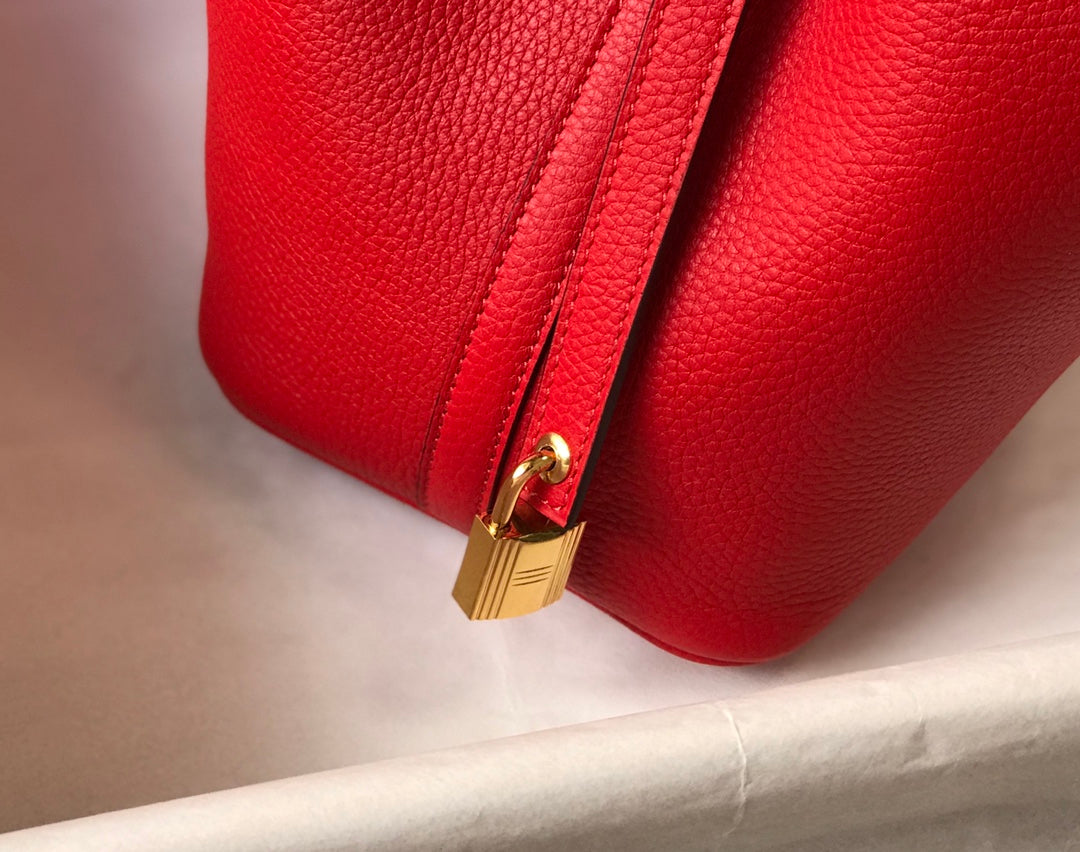 Bolsa tipo cubo roja
