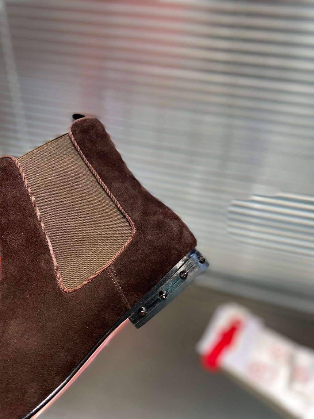 Botas elásticas con tacón de tachuelas