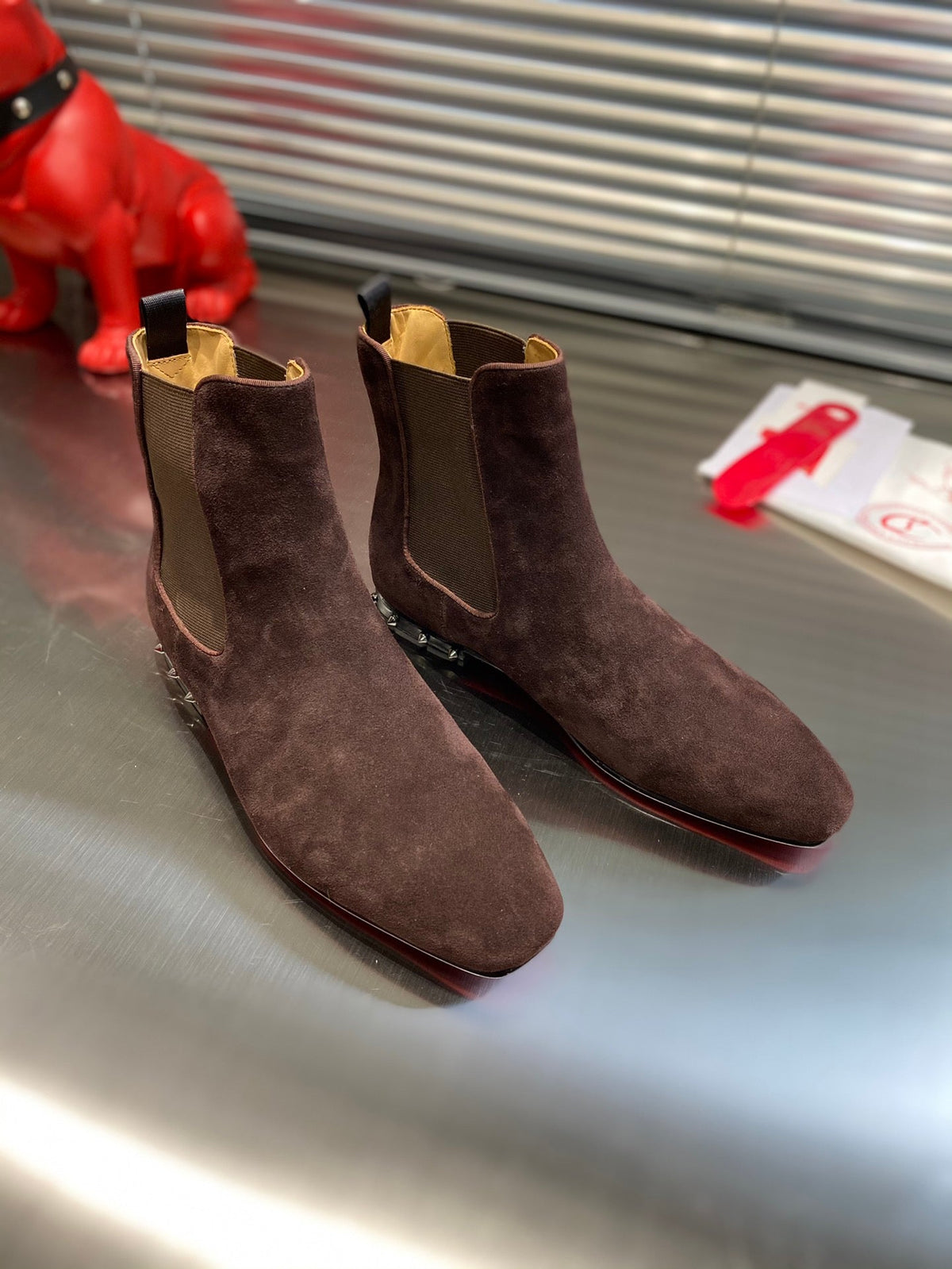 Botas elásticas con tacón de tachuelas