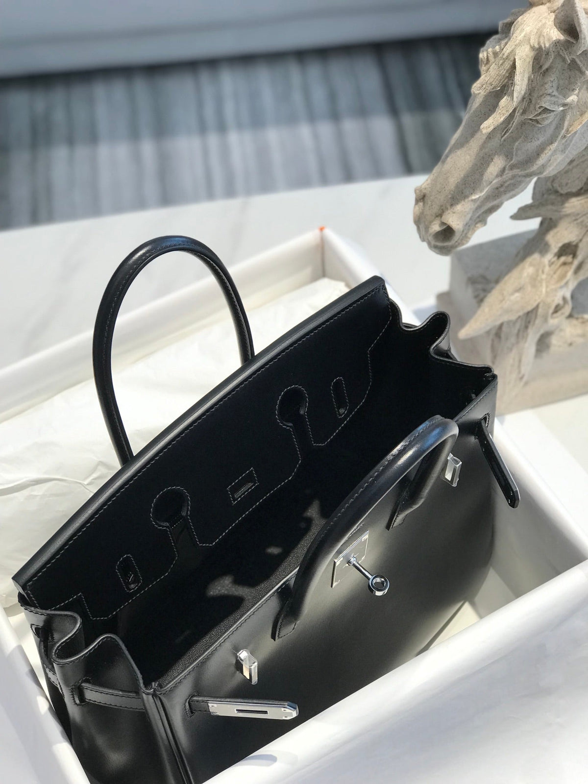 Bolso de piel negra 30