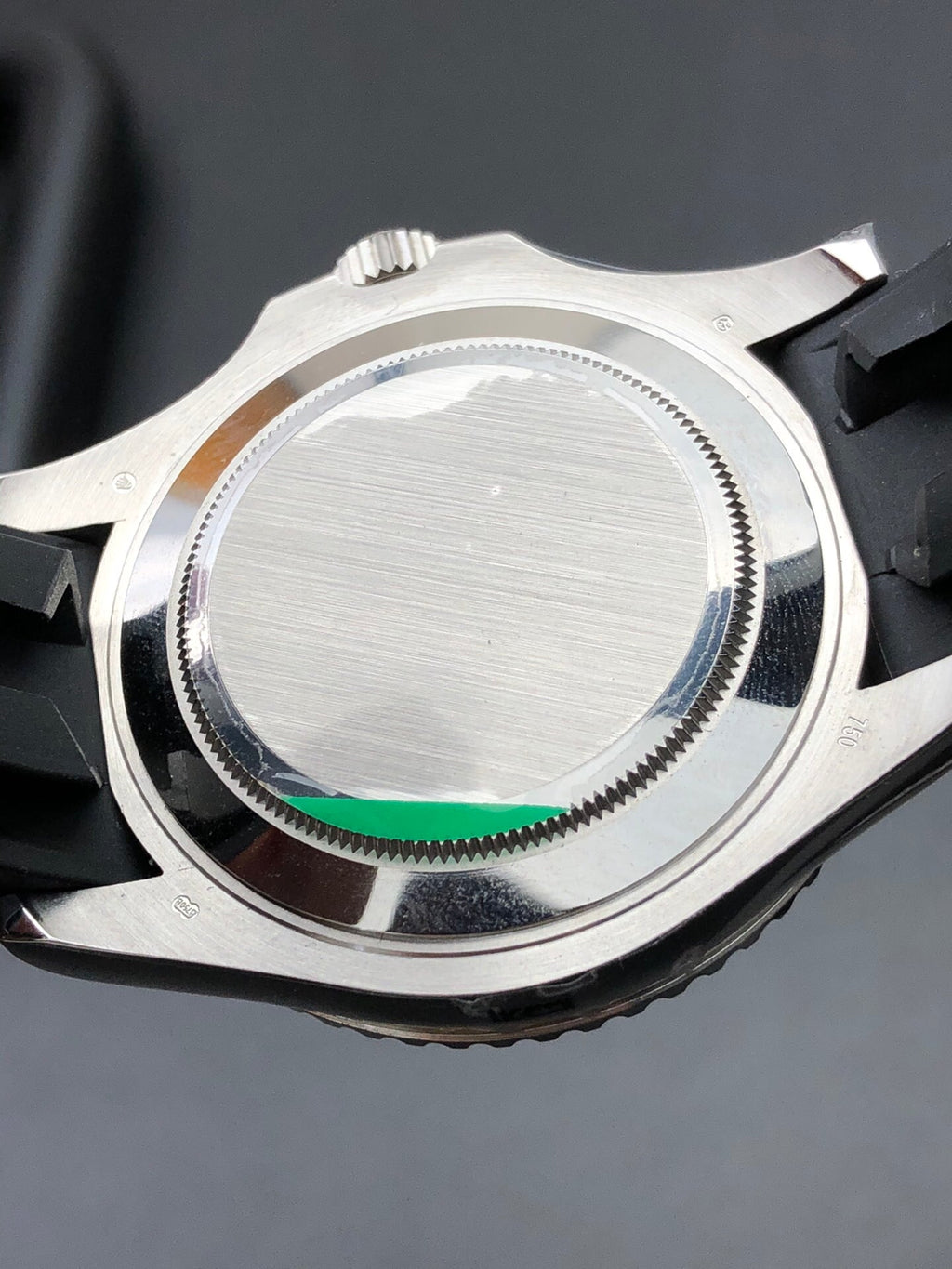 Reloj automático en tono platino de 44 mm