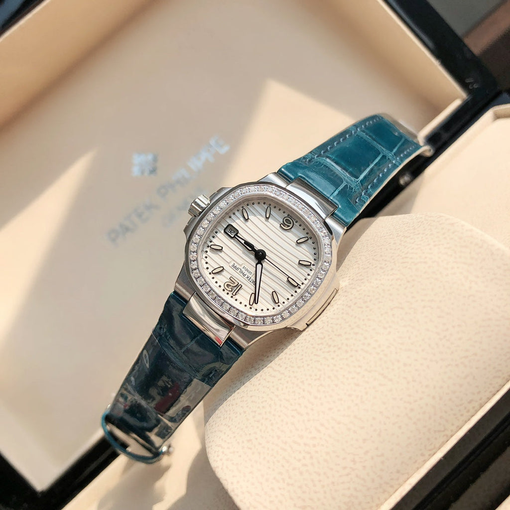 Reloj de pulsera de 36 mm con bisel de diamantes plateado