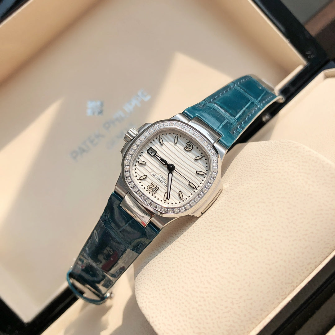 Reloj de pulsera de 36 mm con bisel de diamantes plateado