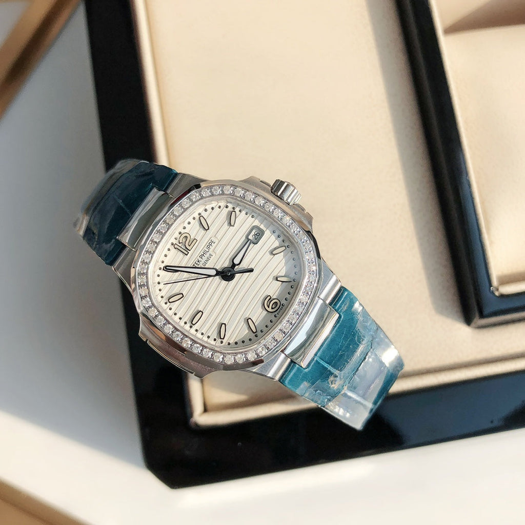 Reloj de pulsera de 36 mm con bisel de diamantes plateado