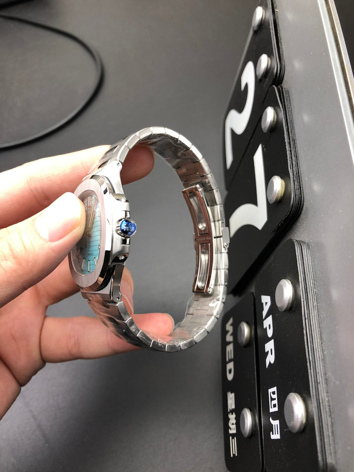 Reloj de acero inoxidable con esfera azul hielo de 40 mm