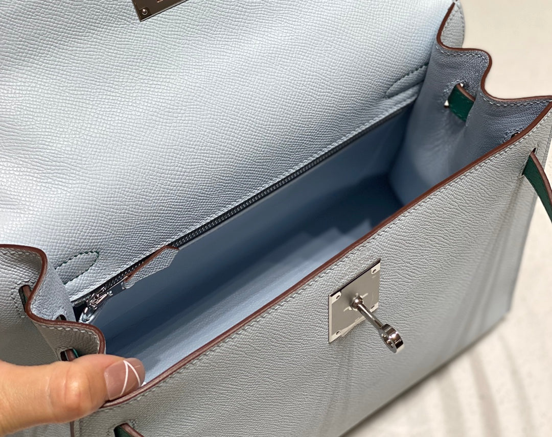28 Tricolor Leather Bag