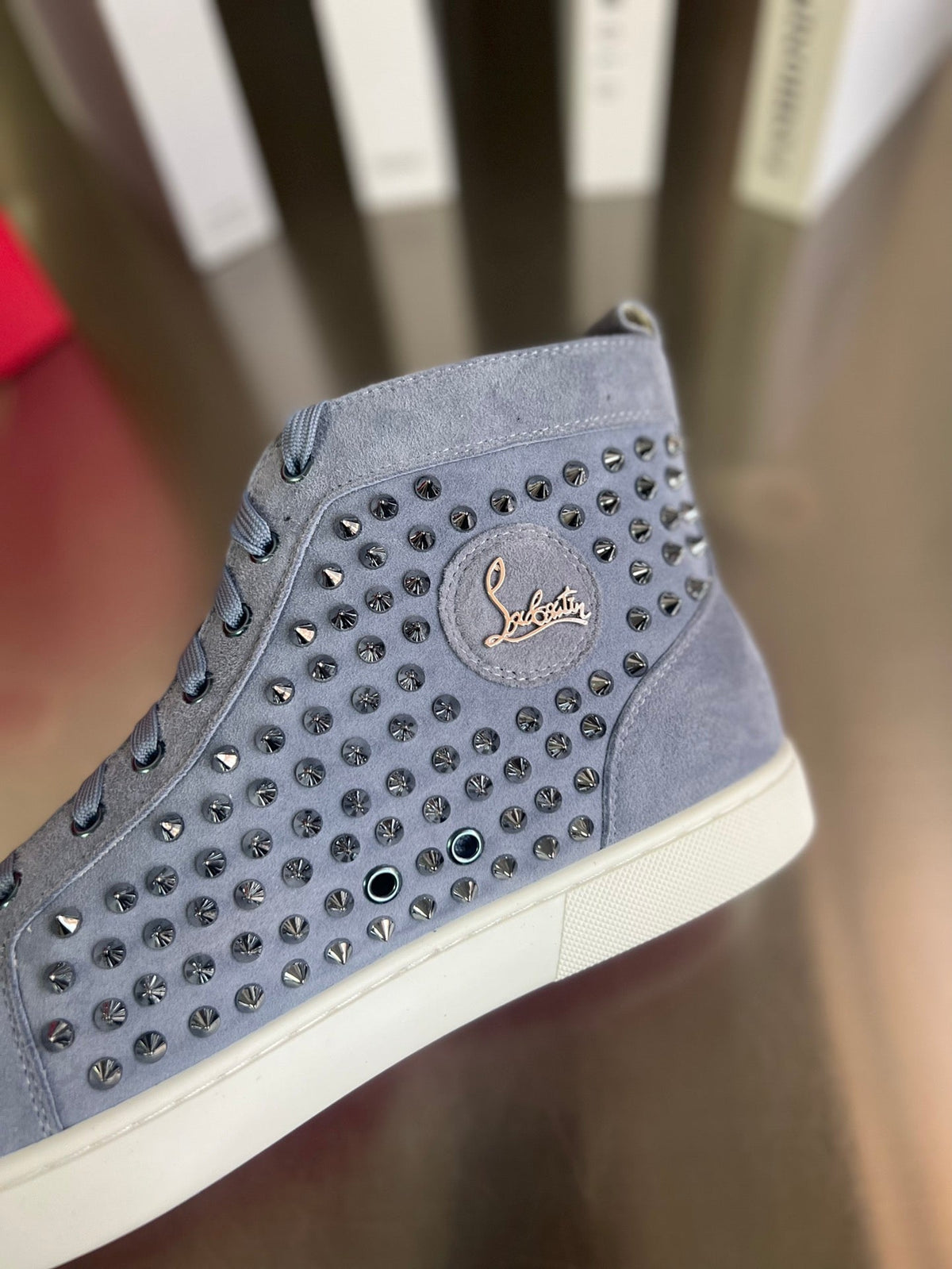 Zapatillas galvanizadas con tachuelas