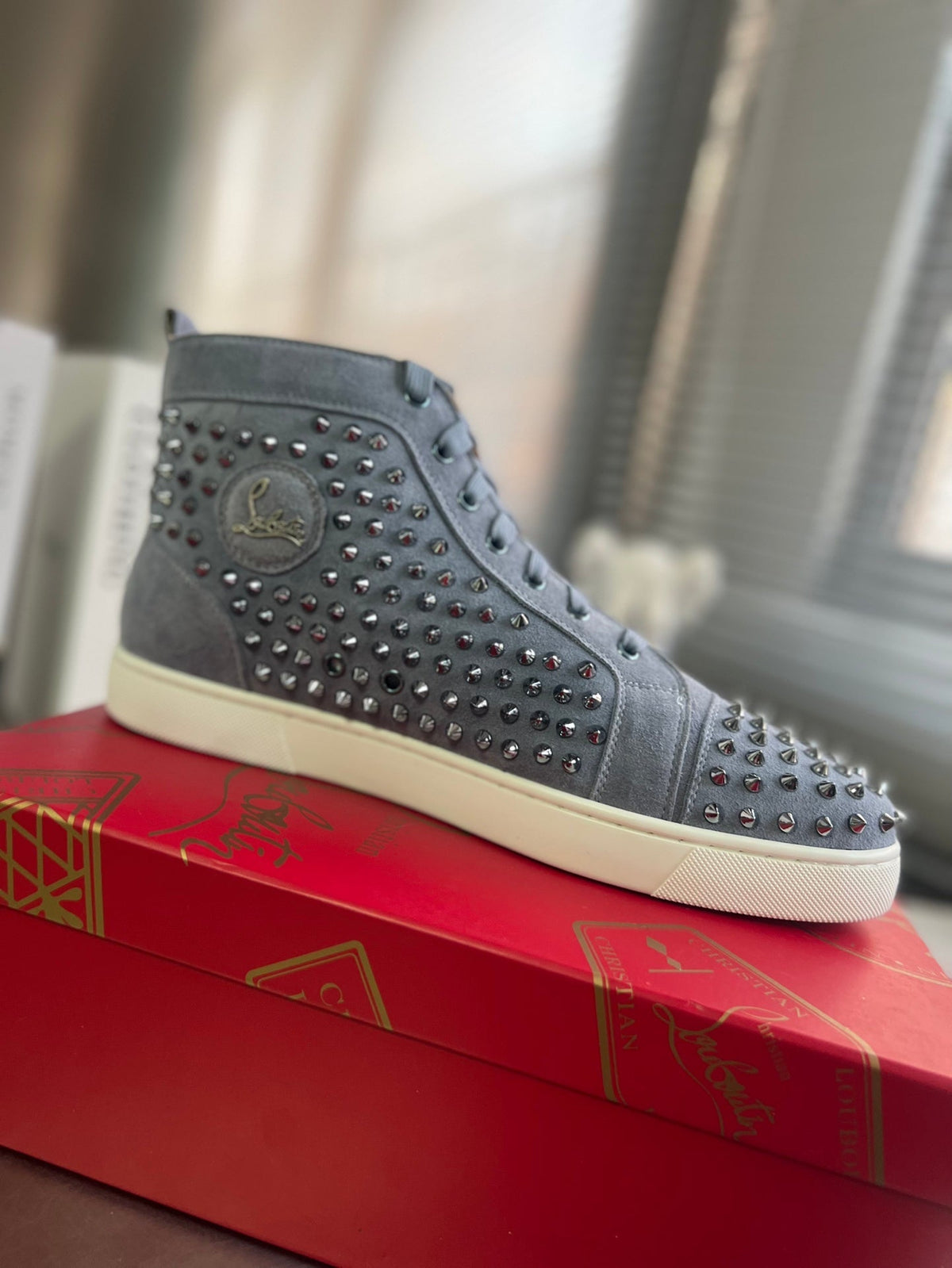 Zapatillas galvanizadas con tachuelas