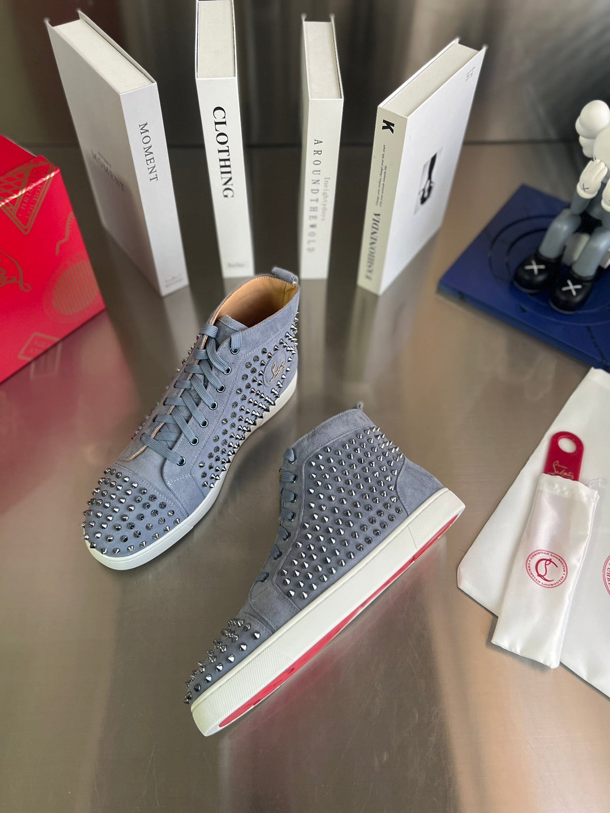 Zapatillas galvanizadas con tachuelas