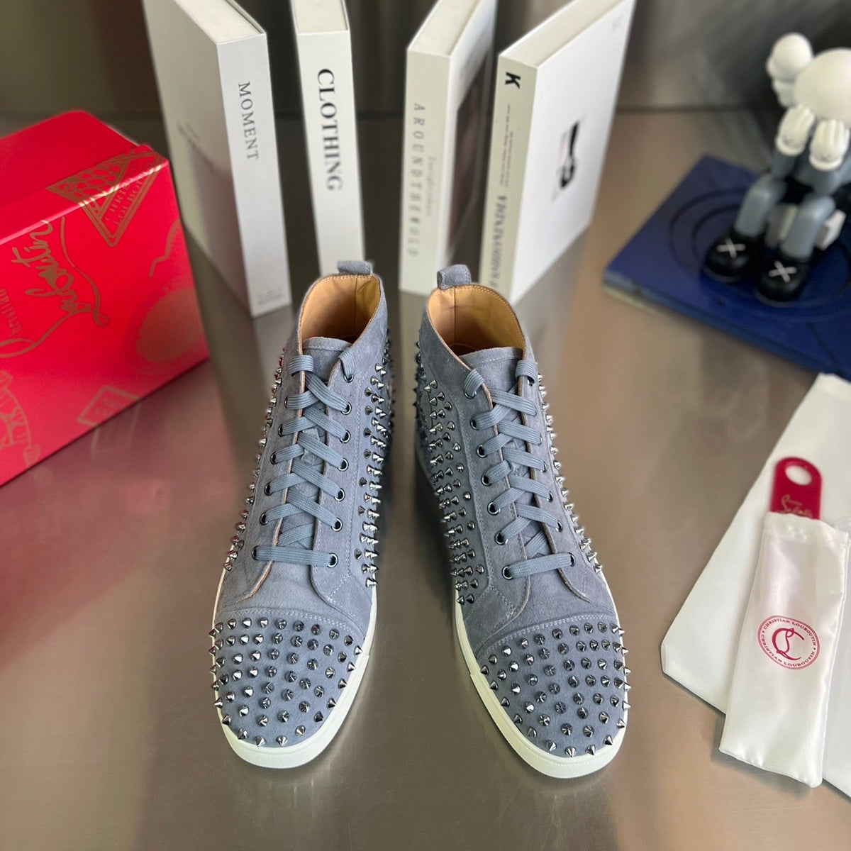 Zapatillas galvanizadas con tachuelas