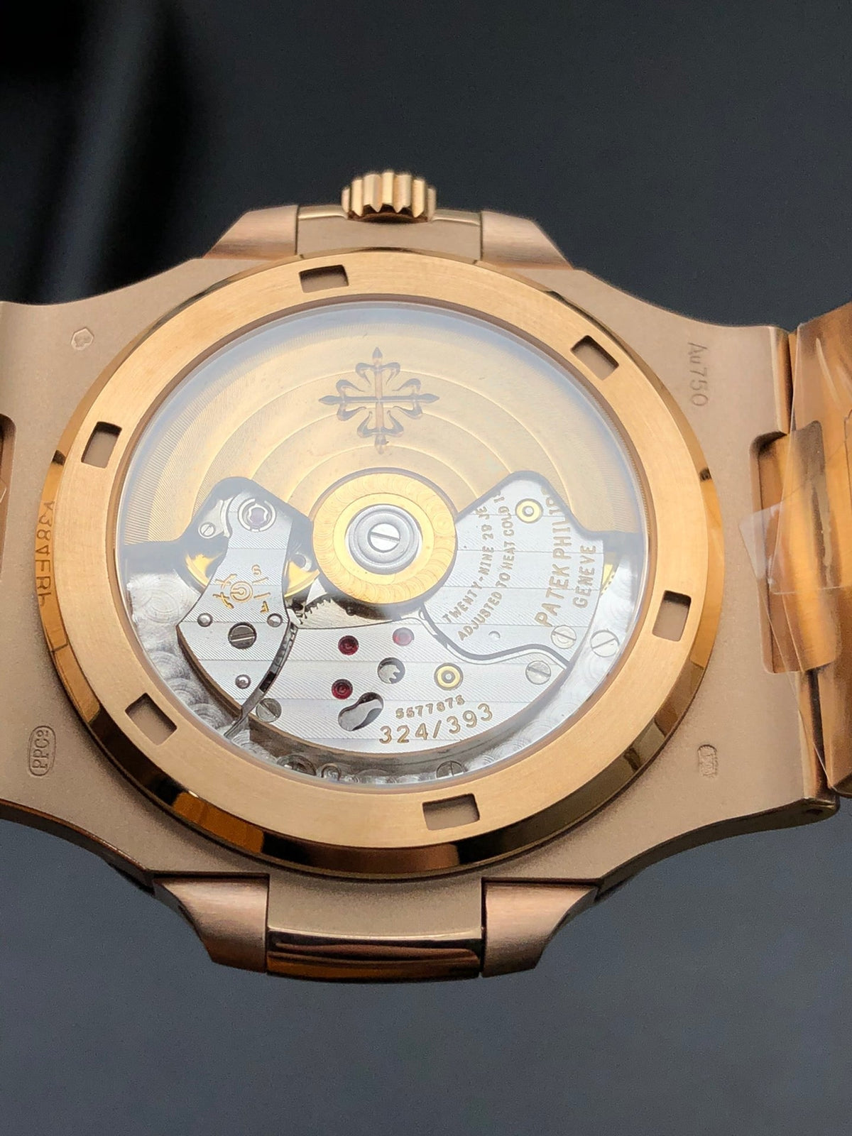 Reloj automático de oro rosa con bisel de diamantes, 40 mm