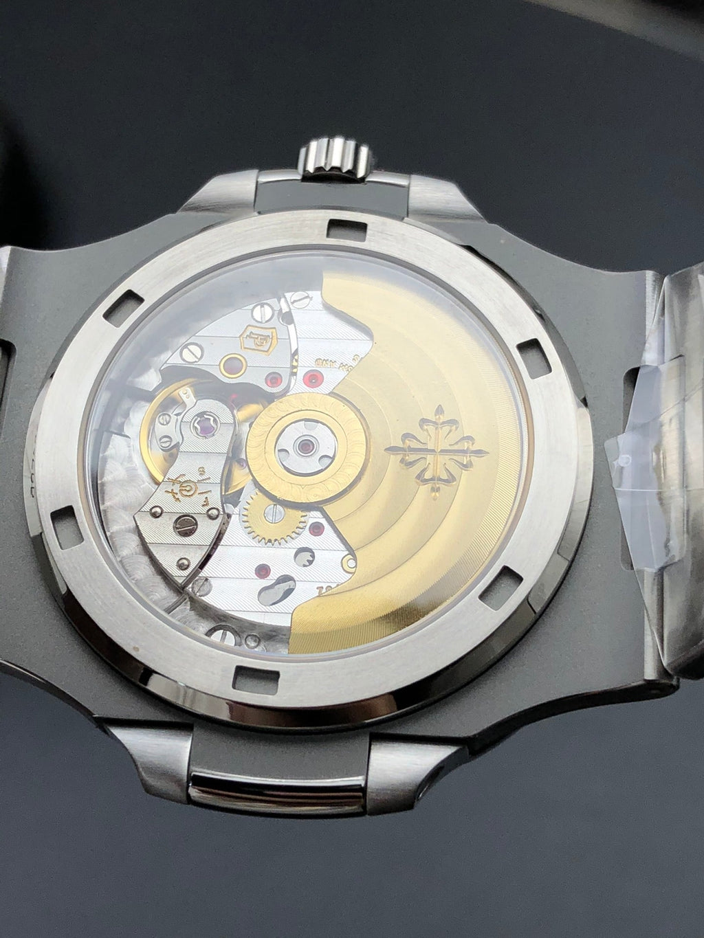 Reloj automático con bisel de diamante verde de 40 mm