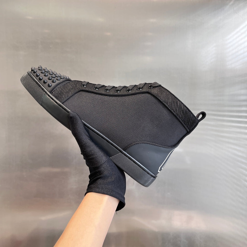 Zapatillas altas con tachuelas
