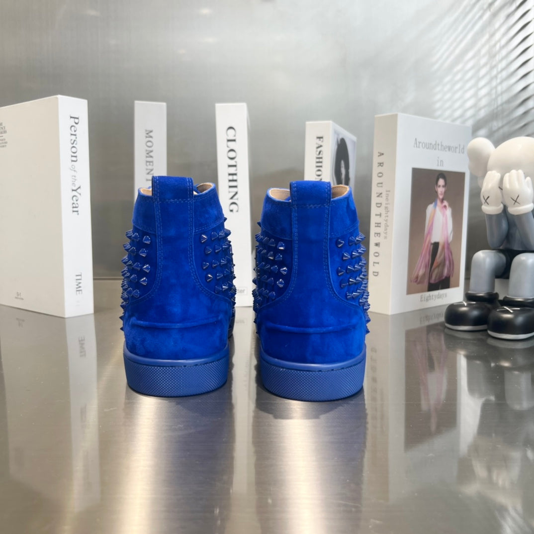 Zapatillas deportivas de lujo azules de caña alta con tachuelas