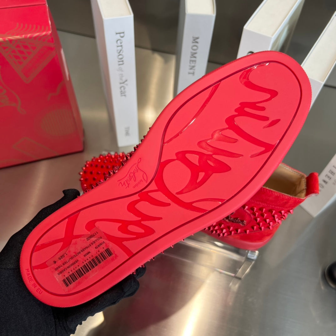 Zapatillas deportivas de lujo rojas con tachuelas de caña alta