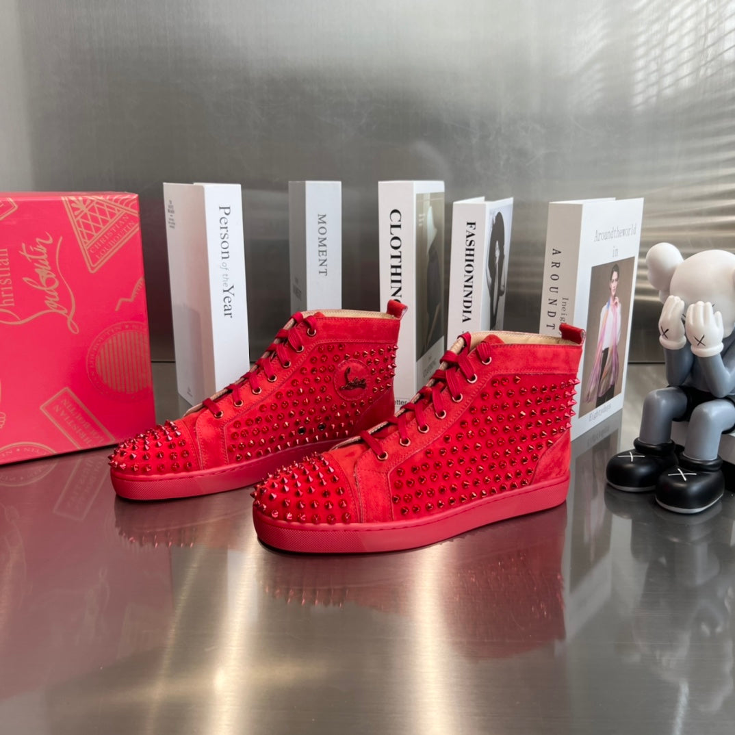Zapatillas deportivas de lujo rojas con tachuelas de caña alta