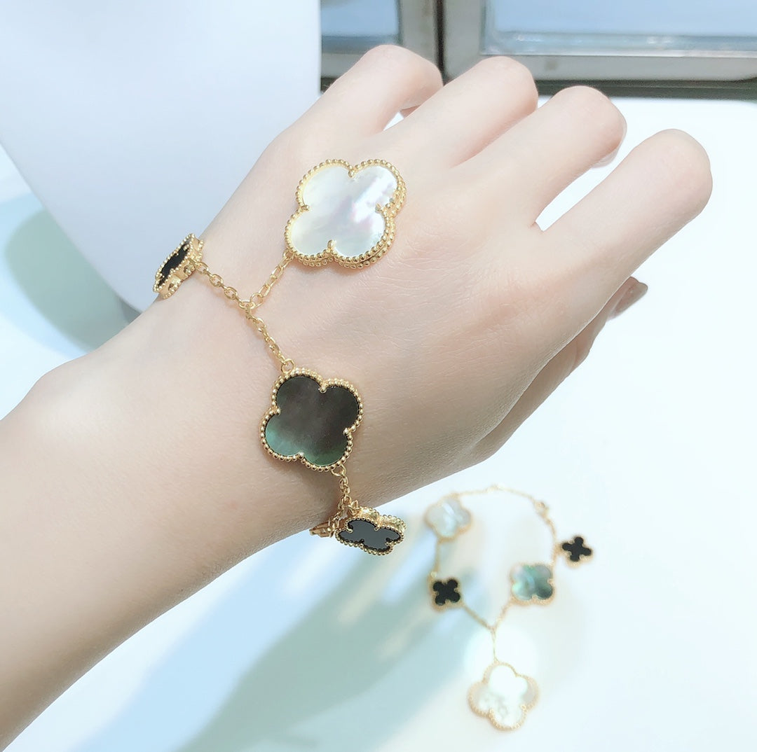 Pulsera de trébol de cuatro hojas