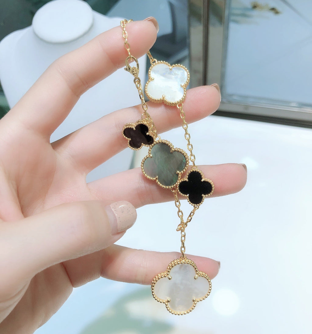 Pulsera de trébol de cuatro hojas