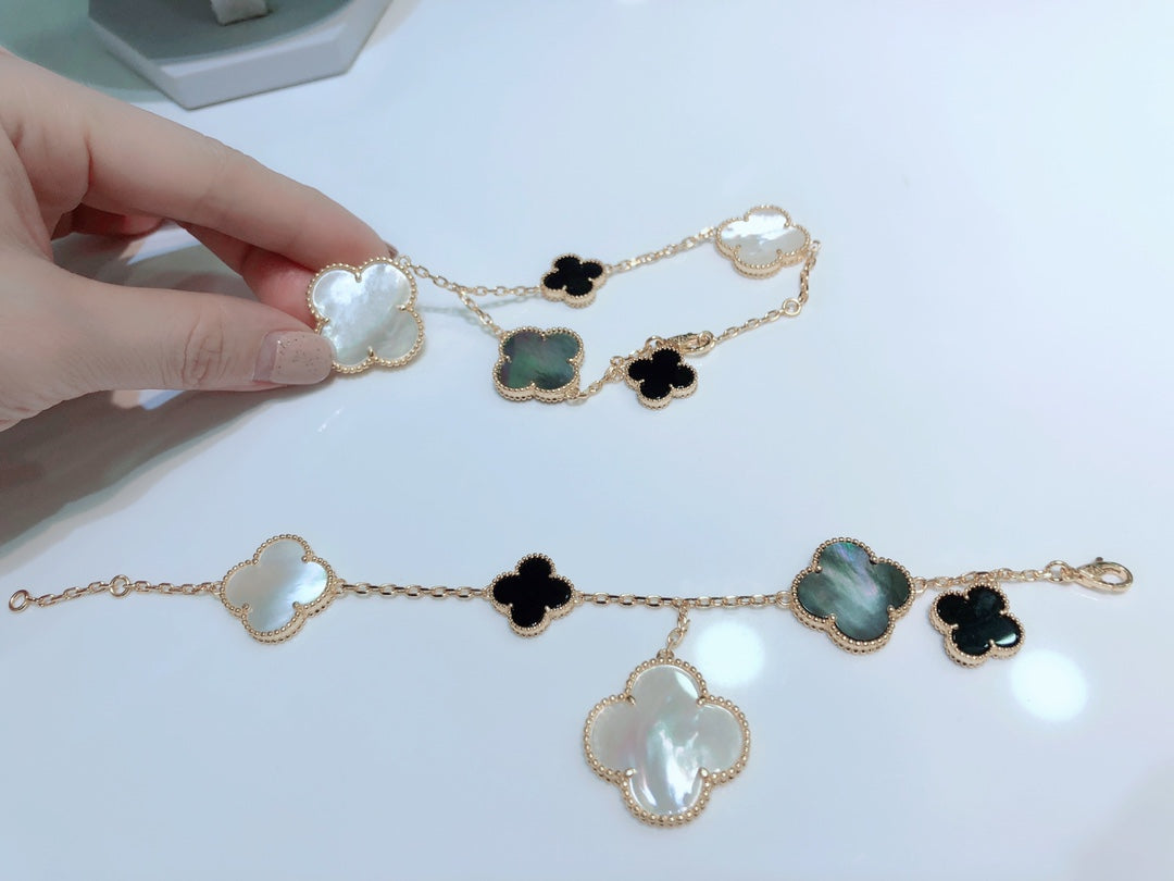 Pulsera de trébol de cuatro hojas