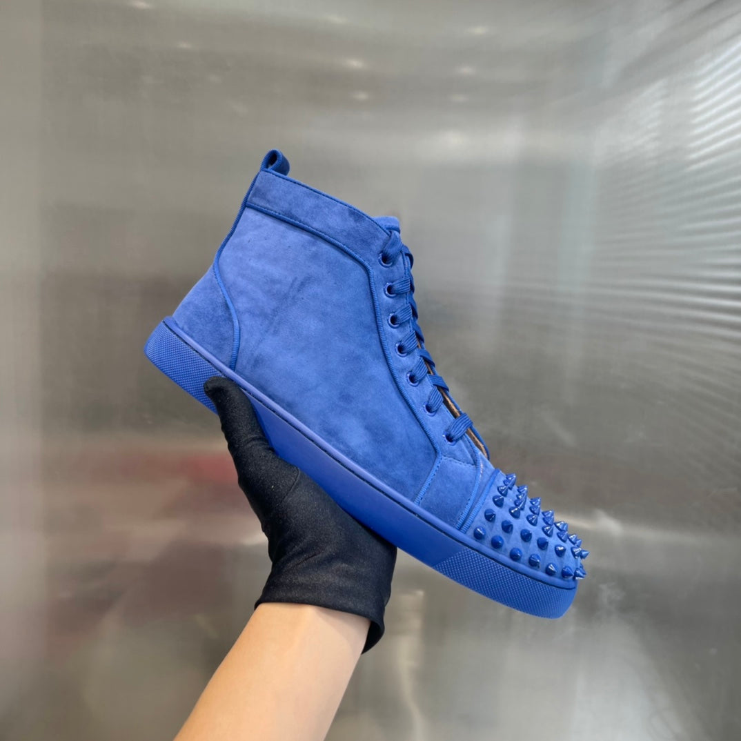 Zapatillas altas con tachuelas
