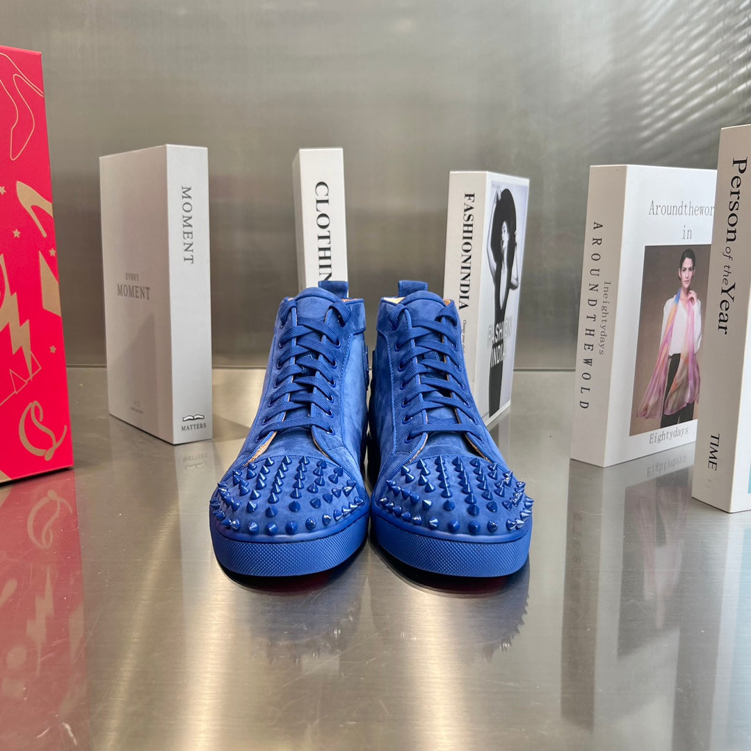 Zapatillas altas con tachuelas