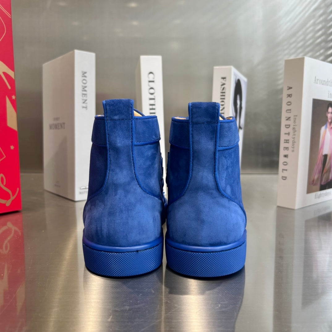 Zapatillas altas con tachuelas