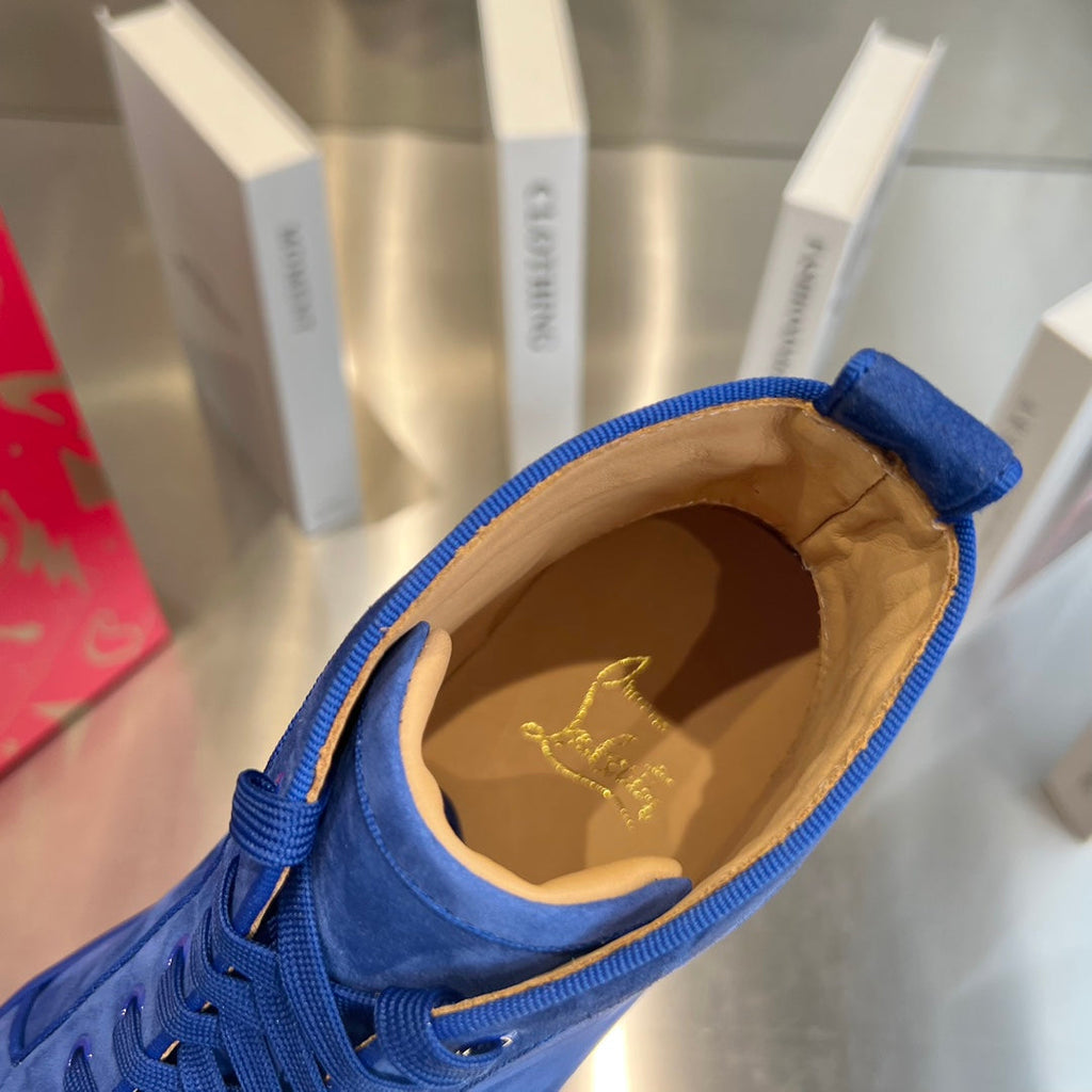 Zapatillas altas con tachuelas