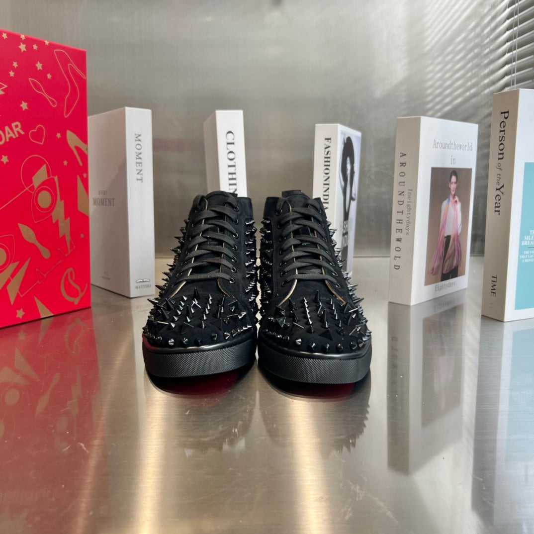 Zapatillas altas negras Sheep King con tachuelas