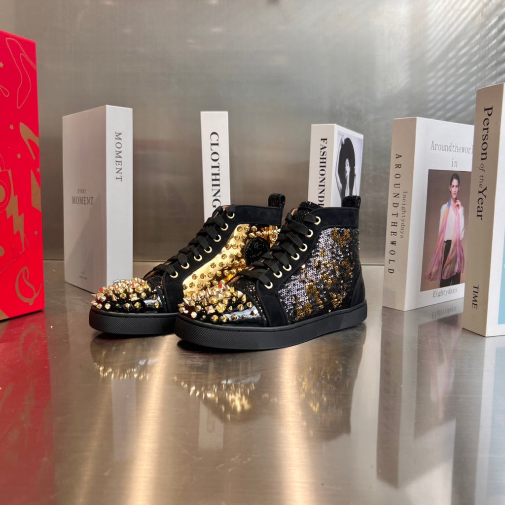 Zapatillas altas con tachuelas