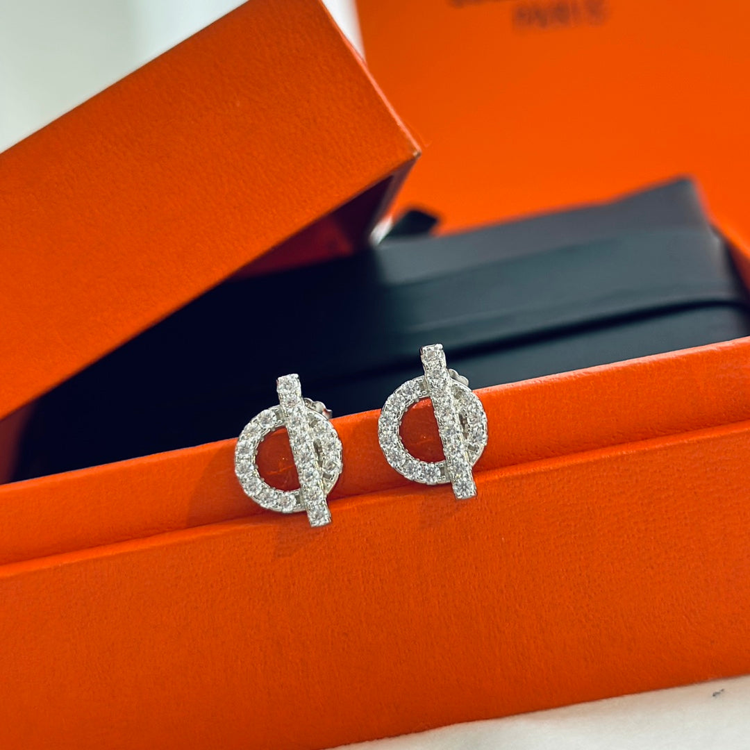 Conjunto de collar y pendientes Hollow Q