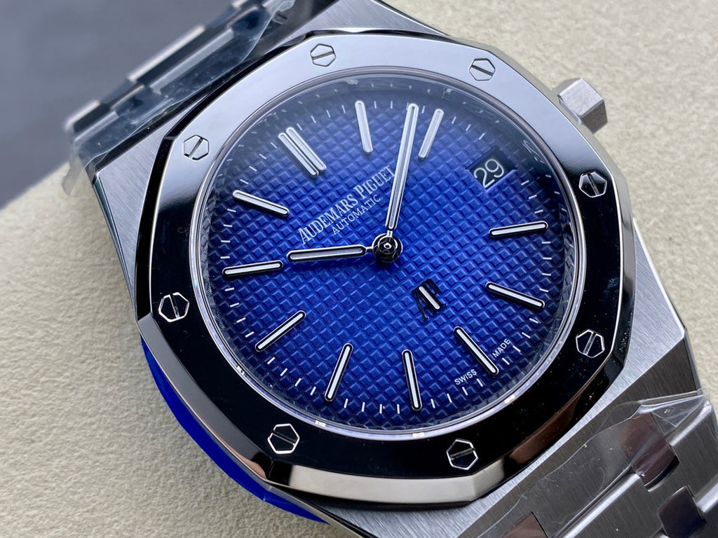 Reloj automático de 39 mm con esfera azul ahumada