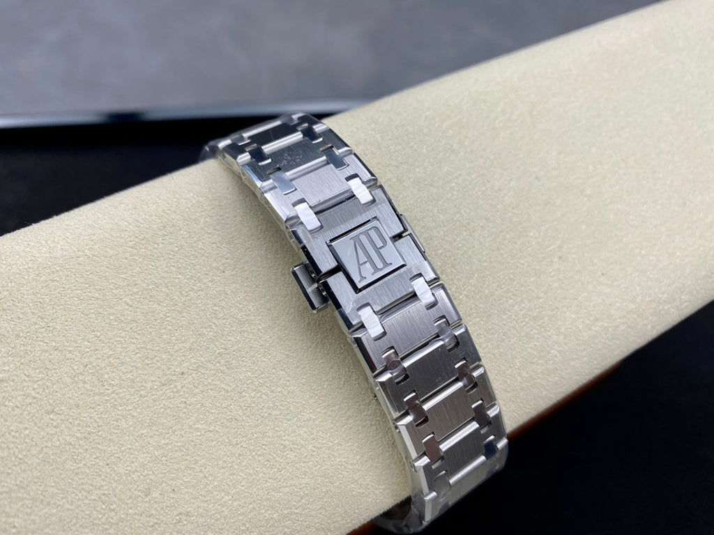 Reloj automático de 39 mm con esfera azul ahumada
