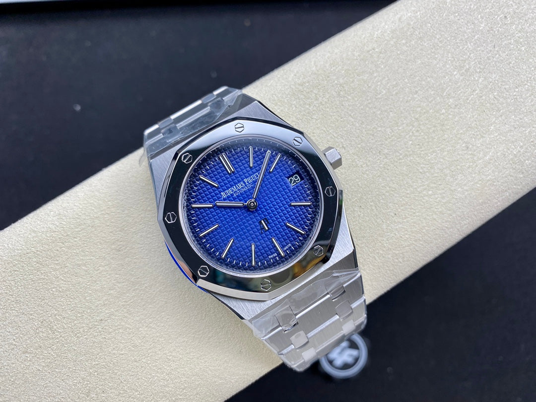 Reloj automático de 39 mm con esfera azul ahumada