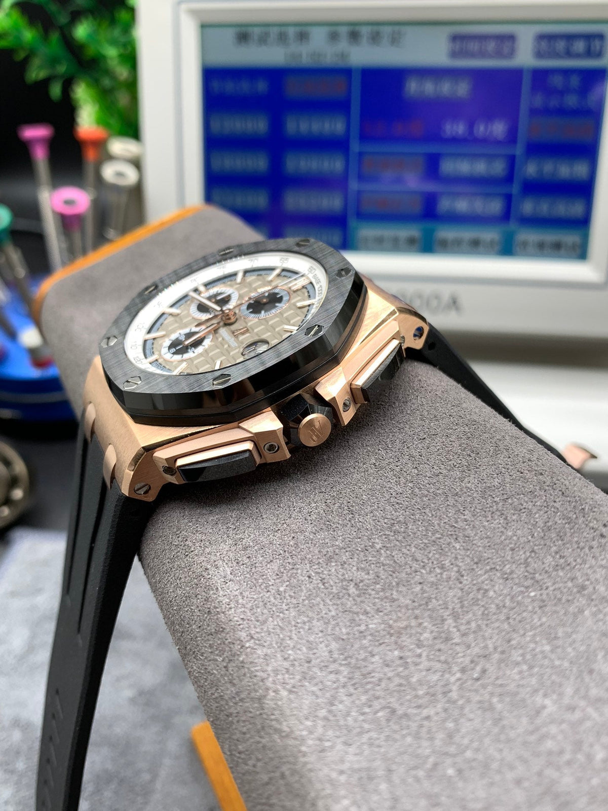 Reloj cronógrafo automático de oro rosa