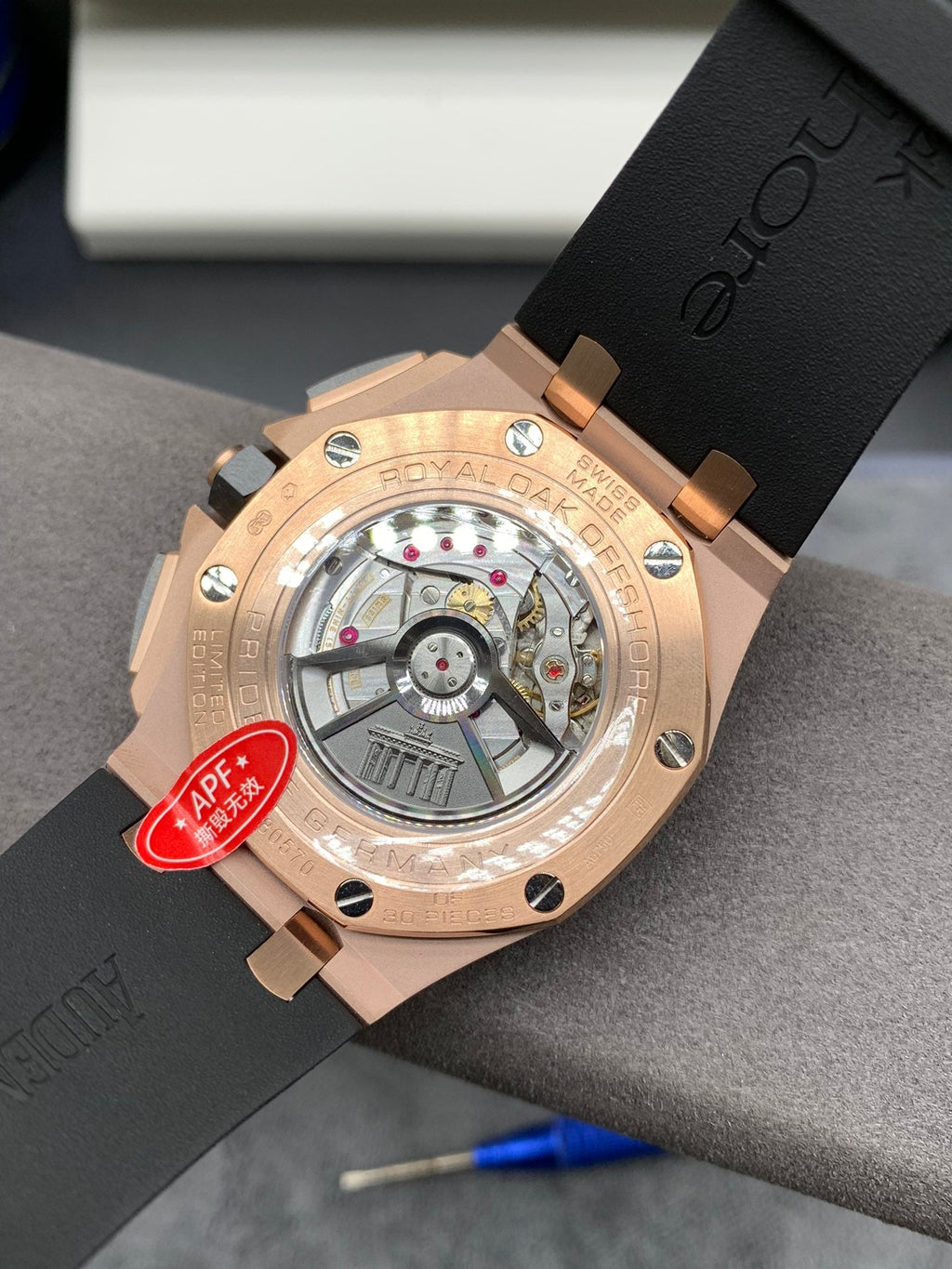 Reloj cronógrafo automático de oro rosa