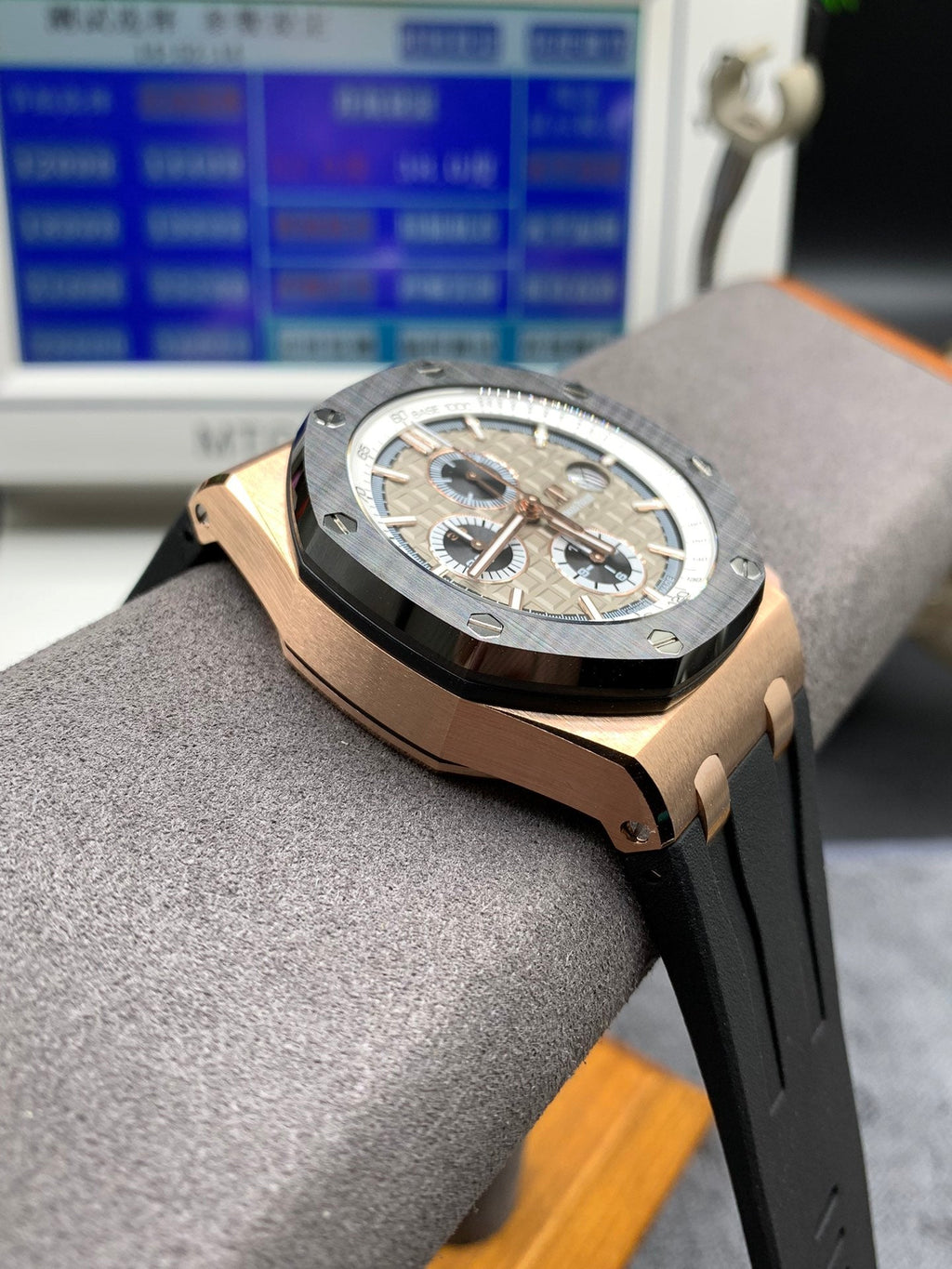 Reloj cronógrafo automático de oro rosa