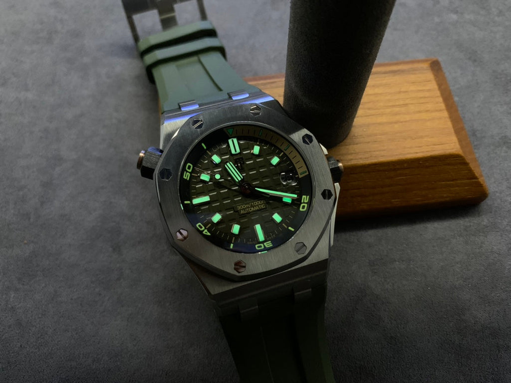 Reloj automático de buceo verde de 42 mm