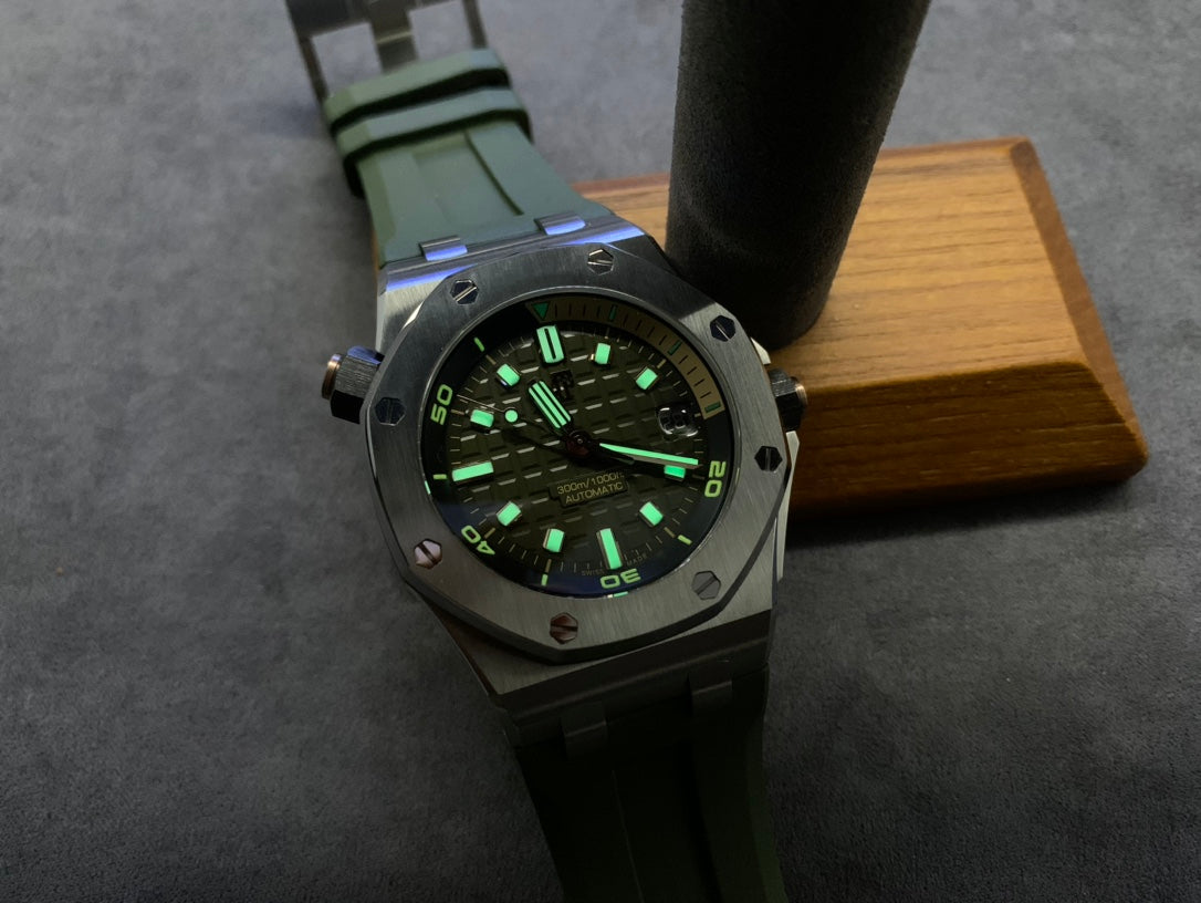 Reloj automático de buceo verde de 42 mm