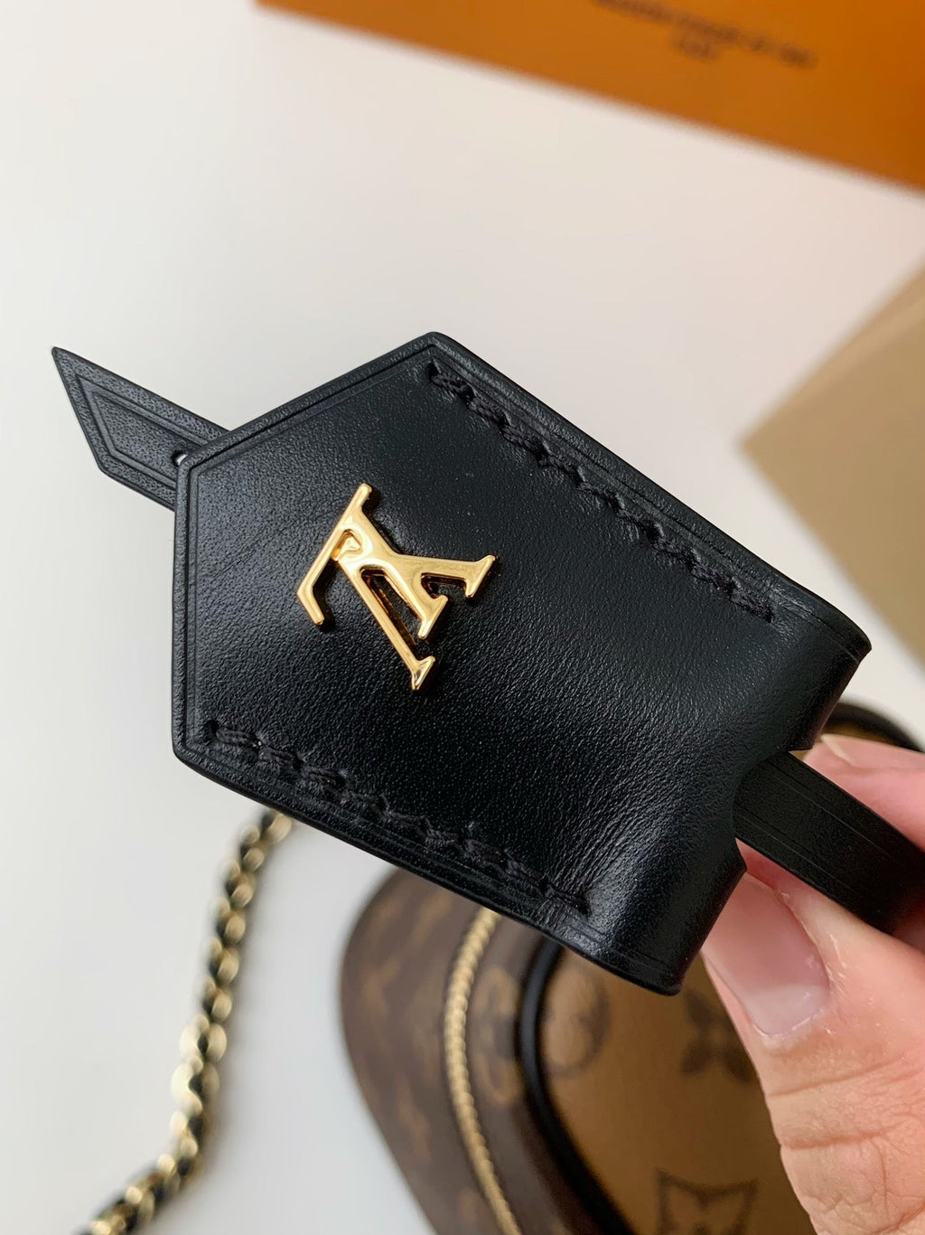 Bolso pequeño de tocador clásico