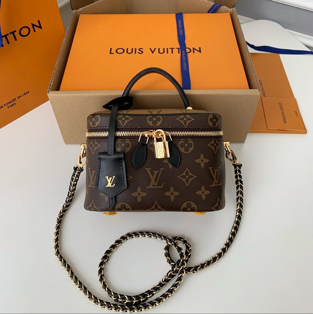 Bolso pequeño de tocador clásico