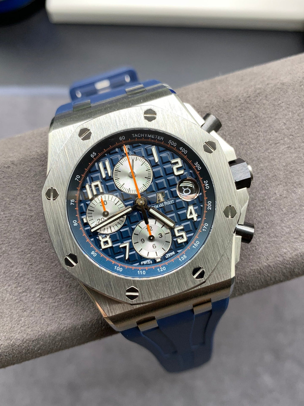 Reloj deportivo cronógrafo azul de 44 mm