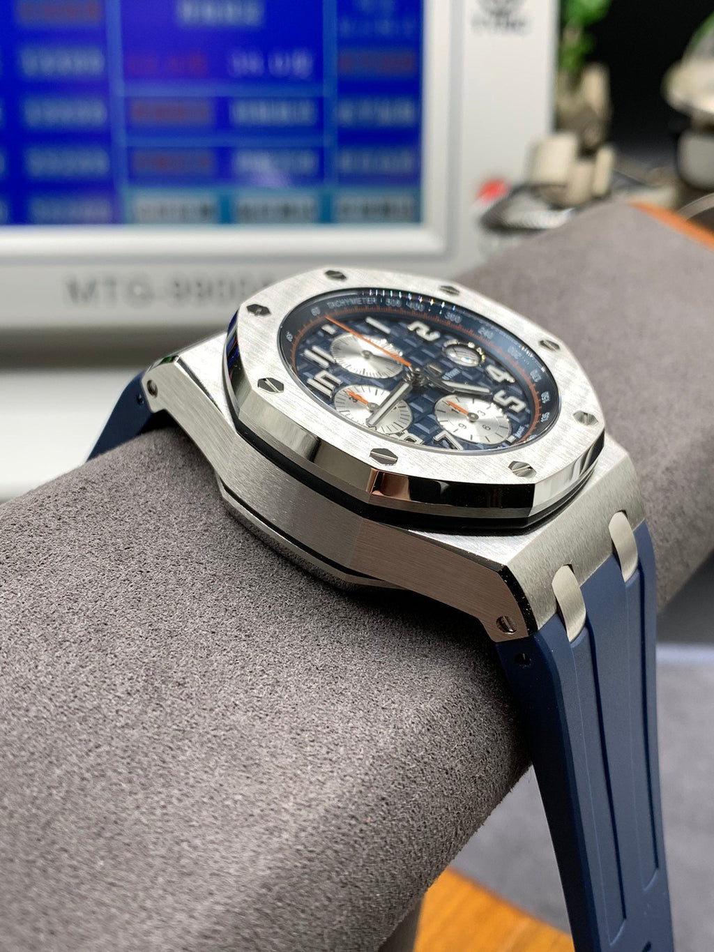 Reloj deportivo cronógrafo azul de 44 mm