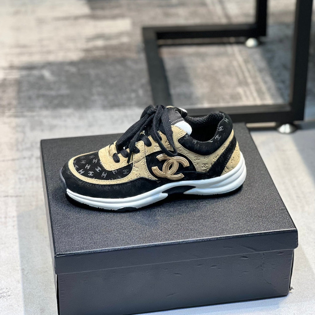 Zapatillas de ante y malla de primera calidad