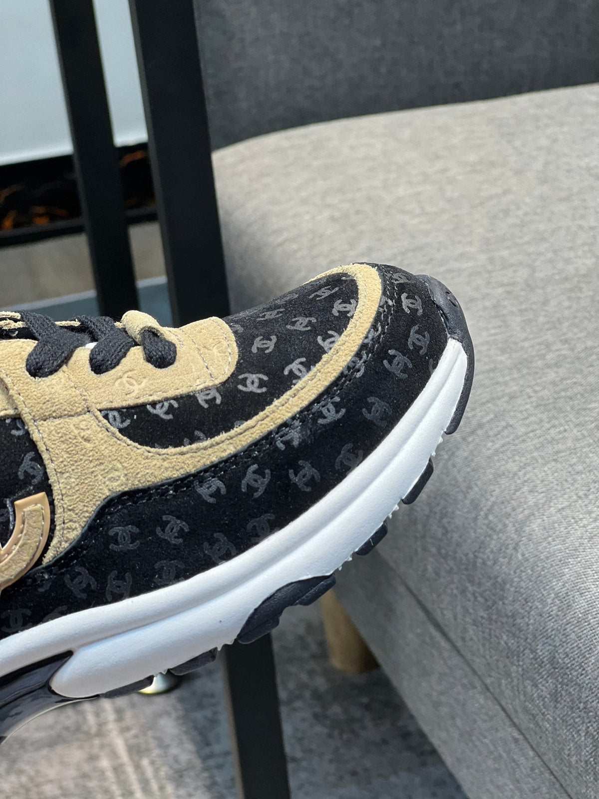 Zapatillas de ante y malla de primera calidad