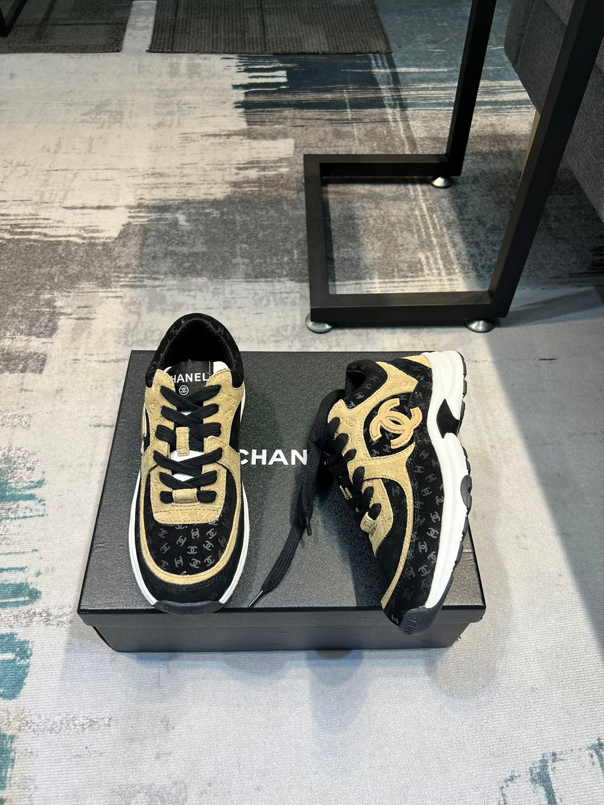 Zapatillas de ante y malla de primera calidad