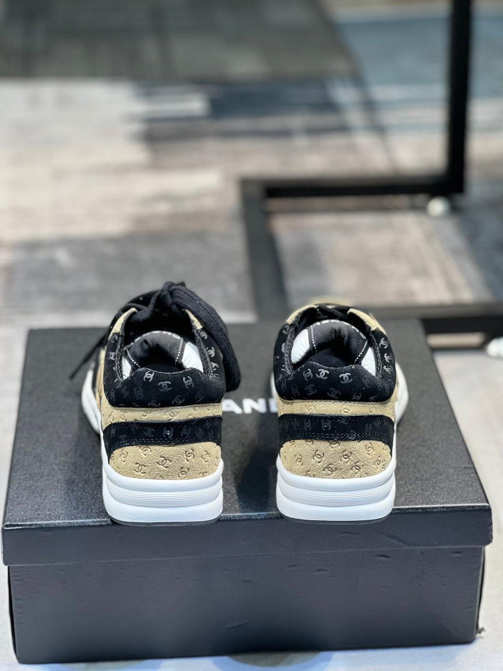 Zapatillas de ante y malla de primera calidad