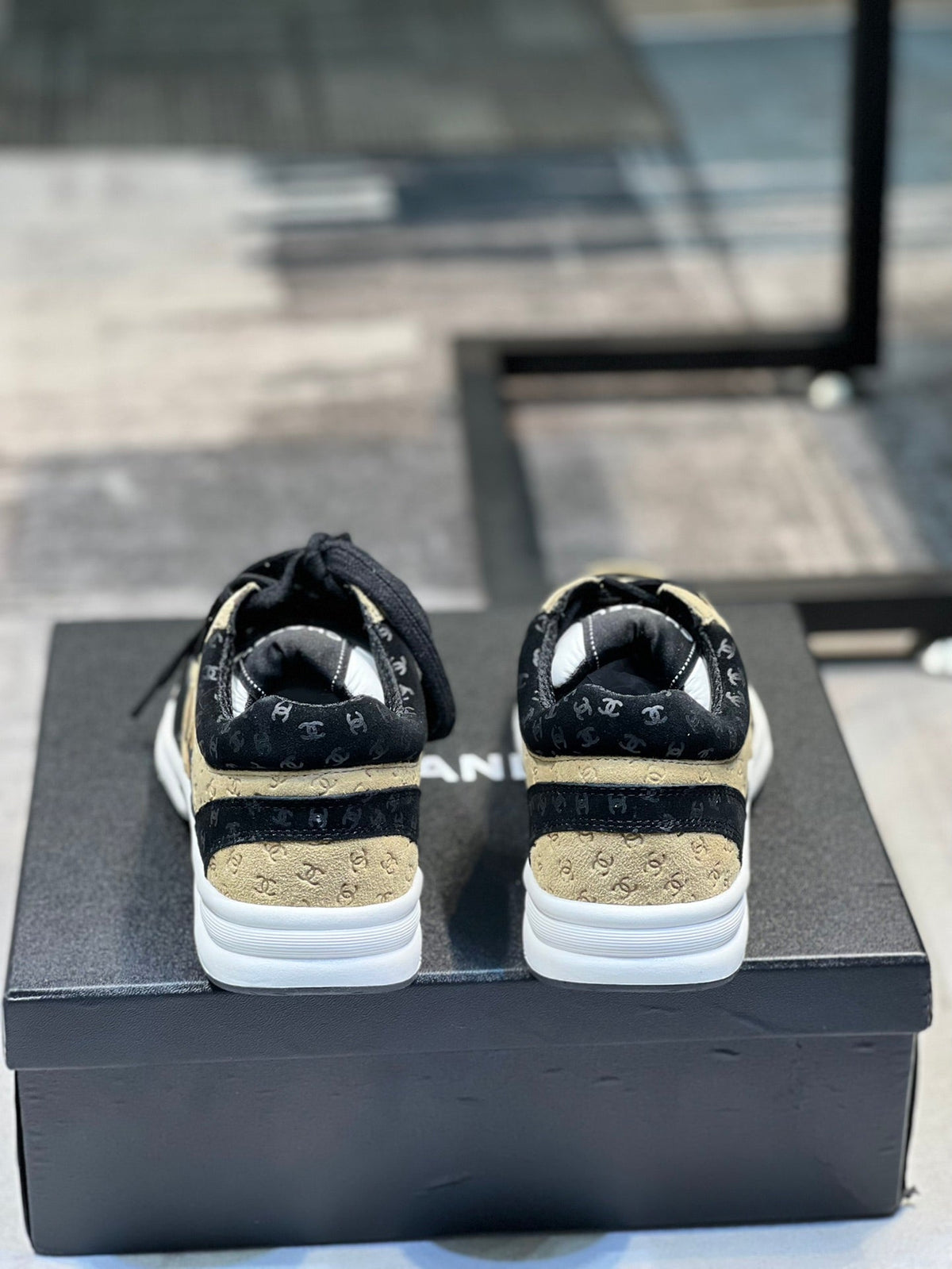 Zapatillas de ante y malla de primera calidad