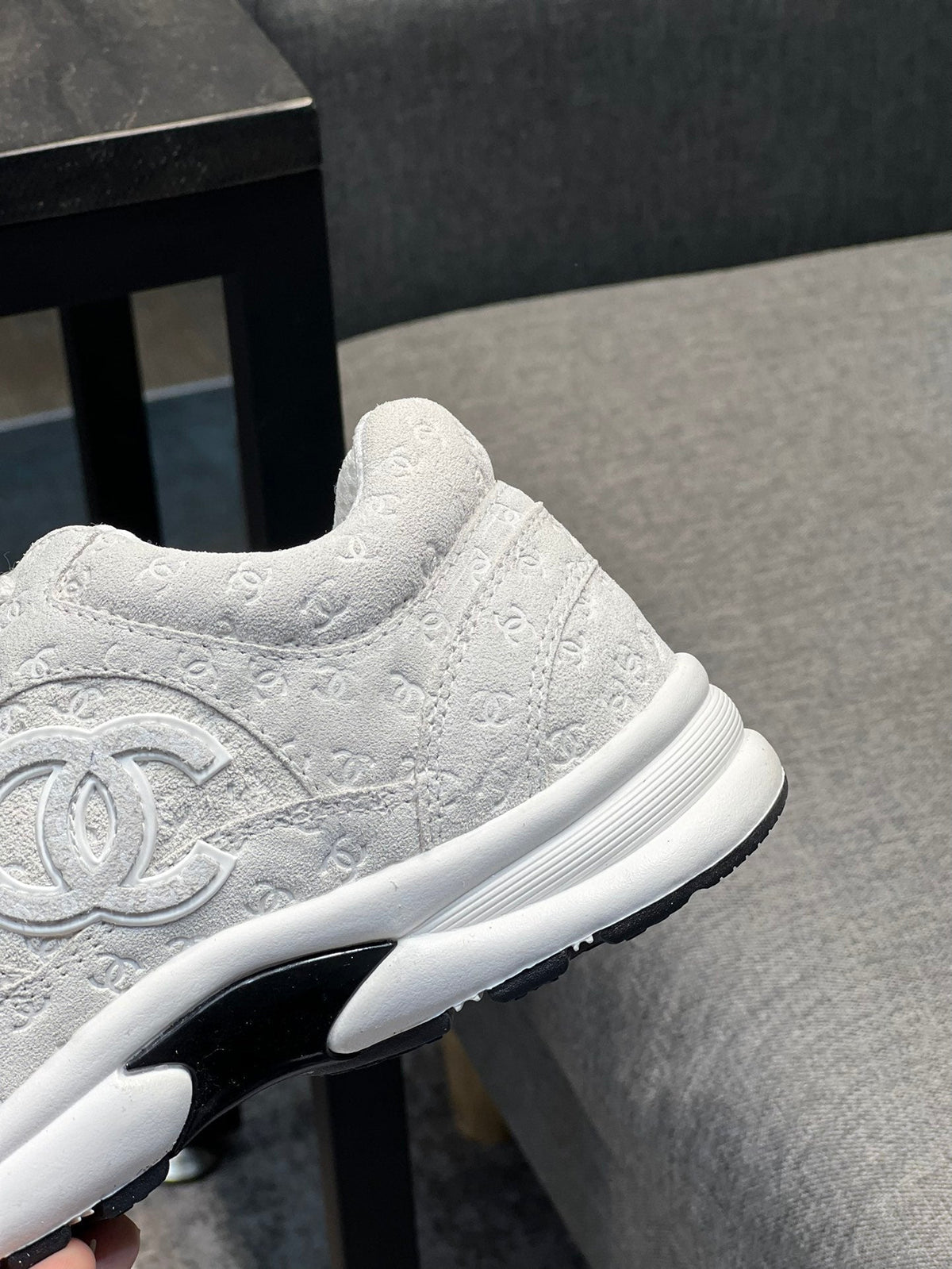 Zapatillas de ante y malla de primera calidad